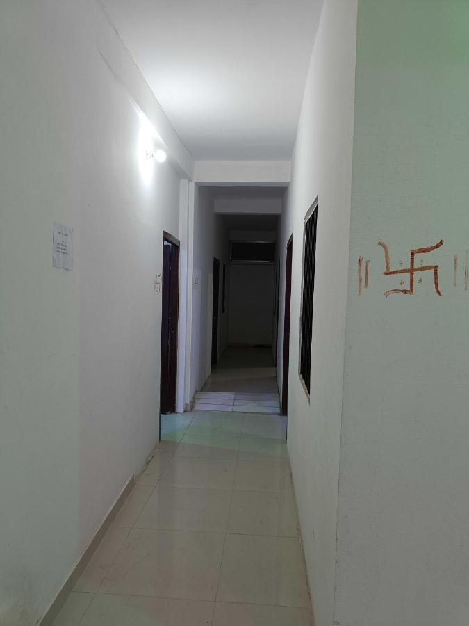 Oyo Pandey Ji Guesthouse Gorakhpur Εξωτερικό φωτογραφία